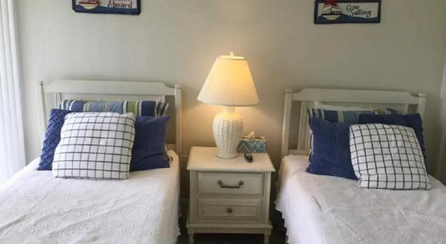 NEW Listing Welcome to Ocean House Condo 104 Pool Time, Rezerwuj Apartament Hotele w Saint Augustine Area z parkingiem, Parking