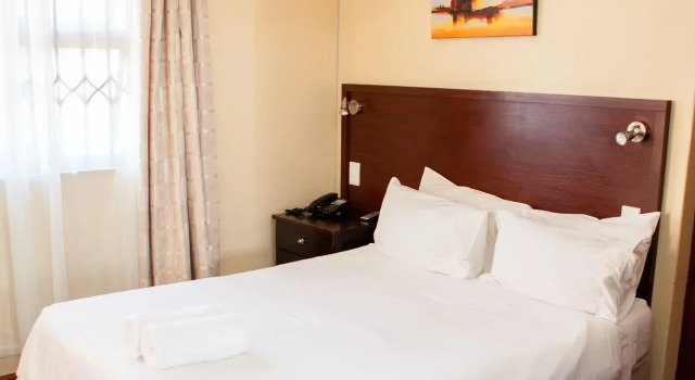 Oria Lodge, Забронировать Отель «постель и завтрак» Devil`s Peak Cape Peninsula
