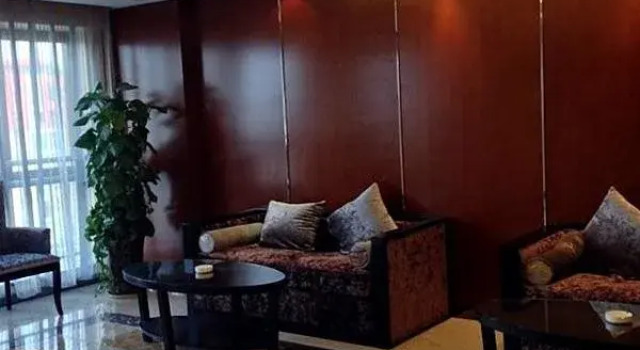Unikue Hotel, Забронировать Отель Отели Лунцюанььи 4 звезды, 4*
