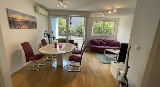 Апартаменты Large Modern 75m2 Flat and Free Parking