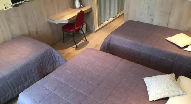 Трёхместный номер Standard Hotel & Restaurant Le Cardinal
