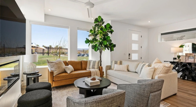 The Sapphire Blanc 5 Bedroom Home, Varaa Lomakoti St. George 