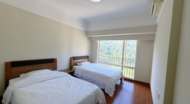 Люкс с 4 комнатами с видом на море Weifudun Holiday Apartment (Hailing Island Poly Silver Beach)