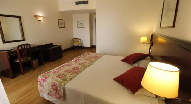 Двухместный номер Standard с балконом Suite Hotel Jardins Da Ajuda