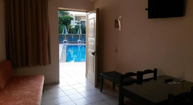 Zannis Hotel