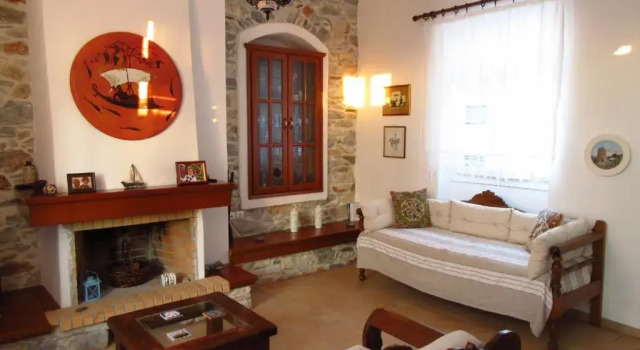 Luxury 100 m2 house in the centre of Naxos