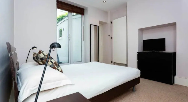 Veeve - Overstone Flat, Забронировать Отель Отели Лондона с парковкой, рядом с Больница Чаринг-Кросс, Парковка
