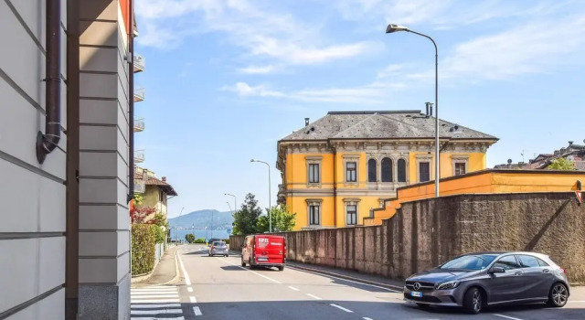 Amazing Apartment in Verbania With Wifi and 1 Bedrooms, Забронировать Апартаменты/квартира Отели Вербания с парковкой, рядом с Ботанические сады Виллы Таранто, Парковка