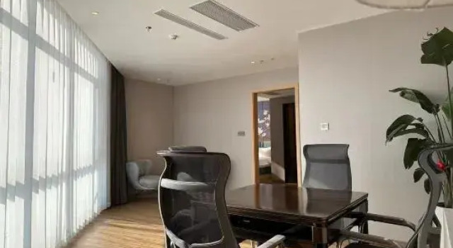 Люкс Magnotel Hotel (Xinji Guoji Pigecheng Wanda Plaza)