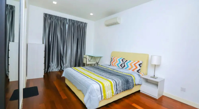 Люкс Deluxe с 3 комнатами с балконом и с видом на город Richmond & Aston Kiara Suites KL