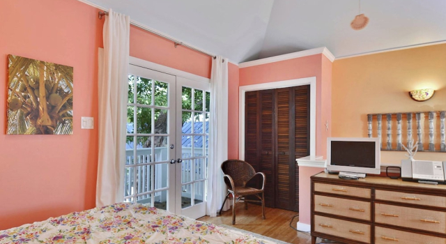 Tranquility by Avantstay Close to Duval St w/ BBQ & Shared Pool, Забронировать Дом для отпуска Виллы Ки-Уэст, рядом с Harry S Truman Little White House, Вилла