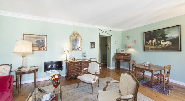 Antique French Splendour, Забронировать Отель 15-й округ: Порт-де-Версаль Париж, рядом с Espace Nadeshiko Paris France