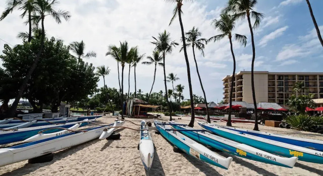 Апартаменты c 1 комнатой с балконом Kailua-kona Condo w/ Lanai, Walk to Beach + Pier!