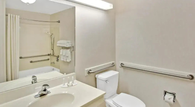 Четырёхместный номер Standard Baymont by Wyndham Tucson Airport