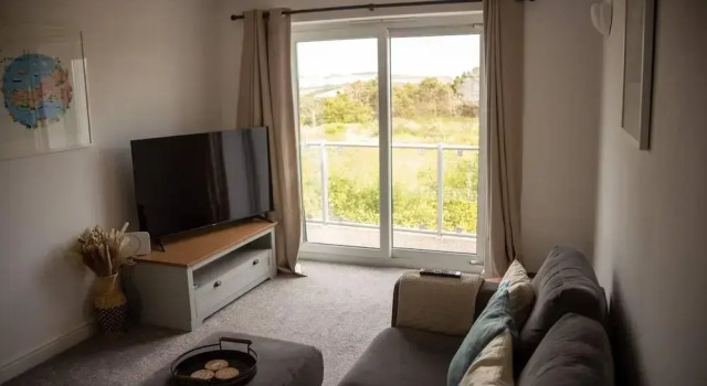 Spacious 3 Bed House - Sleeps 6 - Parking - Wifi, Rezervasyon Tatil Evi Porth otoparklı oteller, Otopark
