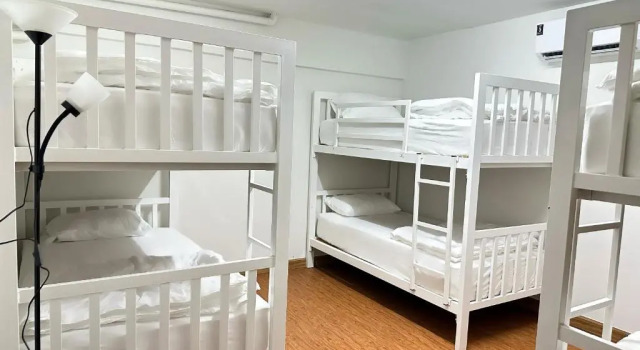 Кровать в общем номере (мужской номер) MONTANA Hotel & Hostel Phuket