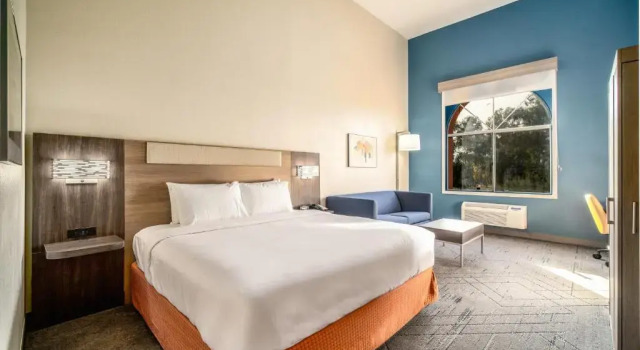 Номер Standard Holiday Inn Express & Suites Phoenix - Mesa West by IHG