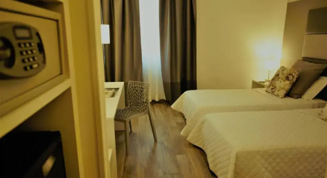 Трёхместный номер Comfort Toscana Ambassador