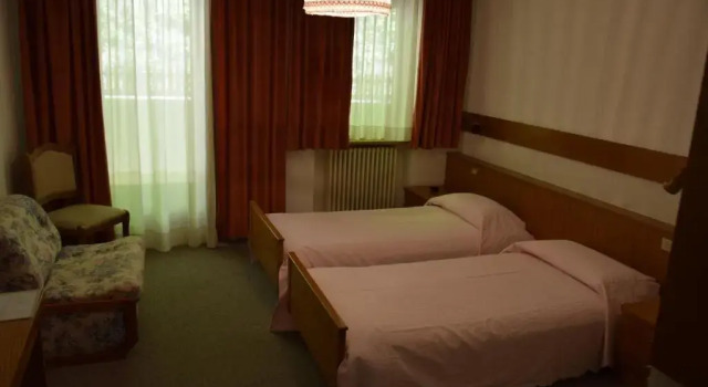 Трёхместный номер Standard Hotel Alpenrose