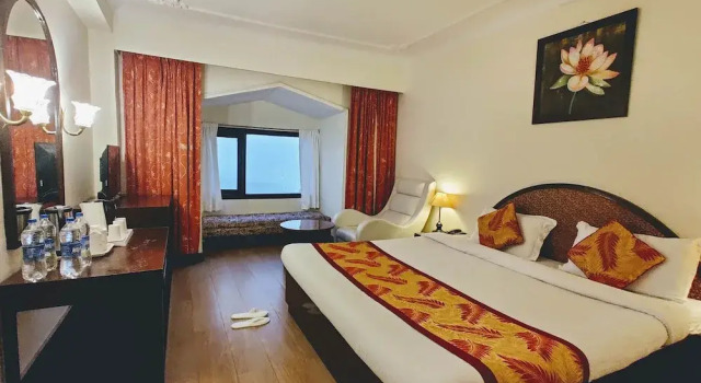 Люкс Royal Jardin Whistling Pines Resort
