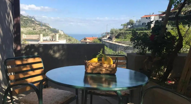 Коттедж с 2 комнатами Villamena Apartment