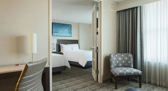 Двухместный люкс c 1 комнатой Hampton Inn & Suites Downers Grove Chicago