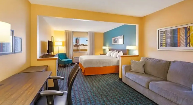 Люкс AmericInn by Wyndham Minot