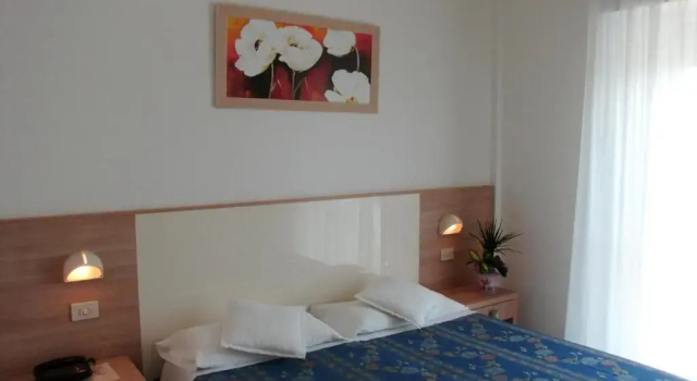 Трёхместный номер Standard Hotel Sahara