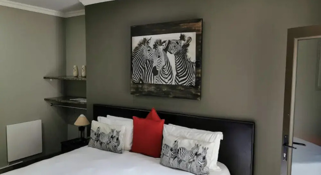 Двухместный номер Deluxe Aerotropolis Guest Lodge