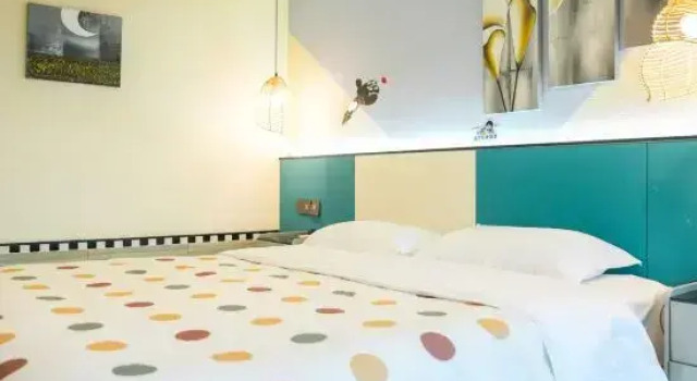 Люкс с 3 комнатами с красивым видом из окна Floral Hotel·Free Travel Beach Hotel (Evergrande Golden Beach Branch)