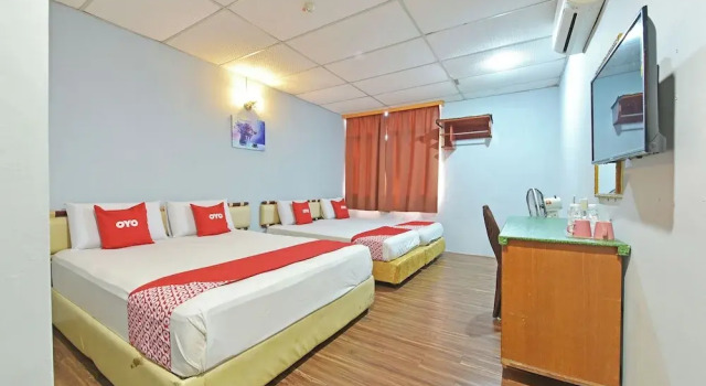 Люкс OYO 90846 Hotel Akasia