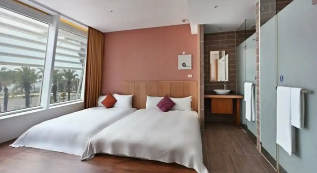 Четырёхместный номер Standard In Young Hotel