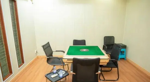 Люкс Deluxe Junshang Hotel (Dongguan Xiegang Plaza)