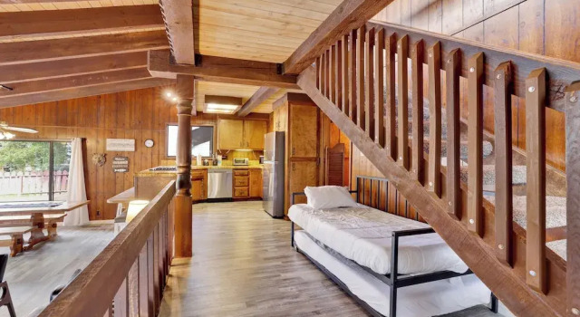 Lakeview Fishing House-121 by Big Bear Vacations, Забронировать Отель Биг-Бэр-Лейк San Bernardino Mountains, рядом с Big Bear Queen Lake Tours