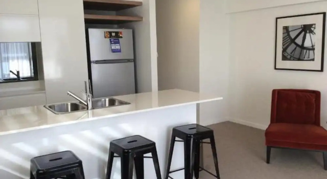 Апартаменты с 2 комнатами с балконом и с видом на город Morgan Suites