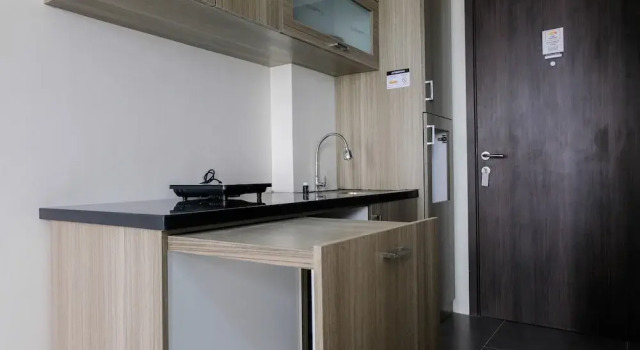 Comfy and Tranquil Studio Room Bintaro Icon Apartment, Book Apartment Hotels in South Tangerang with a Pool, Swimming Pool