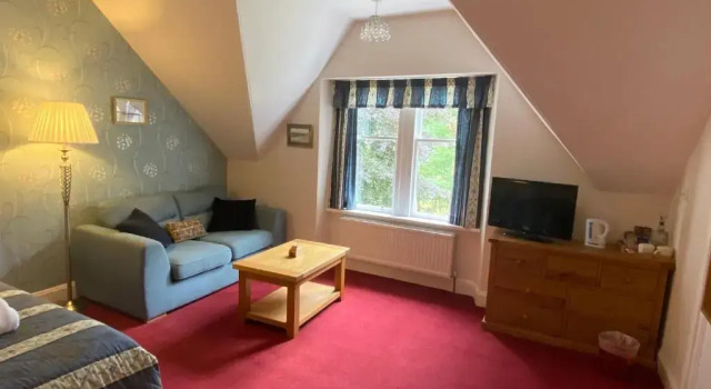 Glenan Lodge Guest House, Rezervați Pensiune Tomatin Highlands