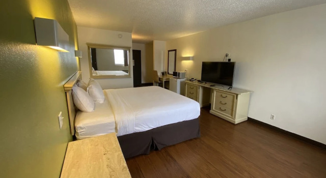 Люкс Standard Skylight Inn Willoughby - Cleveland Mentor