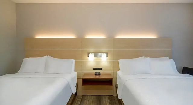 Люкс Deluxe Holiday Inn Express Hotel & Suites Magee by IHG