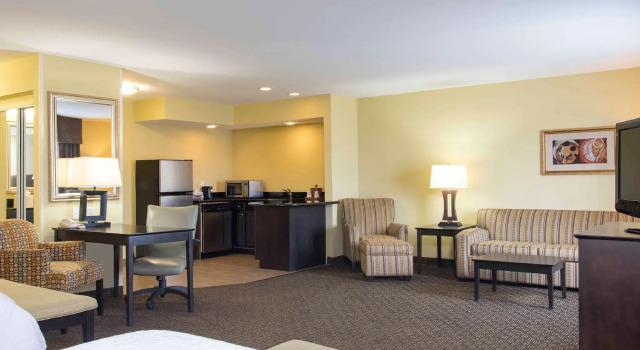 Четырёхместный люкс Hampton Inn & Suites Danville