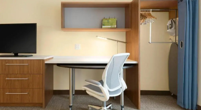Четырёхместный номер Standard Home2 Suites by Hilton Milwaukee Airport