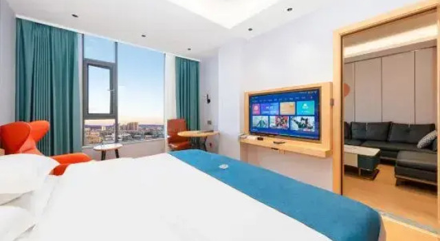 Люкс Chuxiong Longyu Hotel (Traditional Chinese Medicine Hospital Store）)