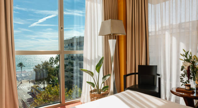Полулюкс с 2 комнатами с видом на море MiM Sitges member of Meliá Collection