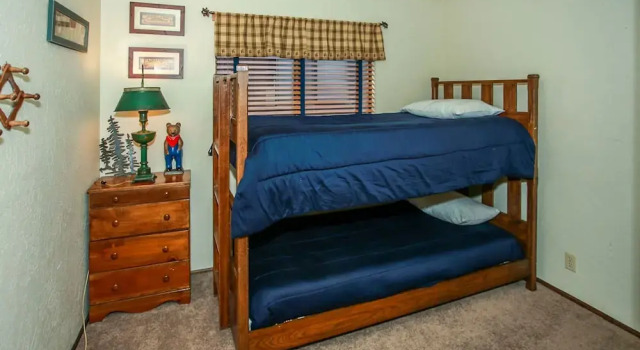 Moose Inn-1836 by Big Bear Vacations, Rezerwuj Dom wakacyjny Big Bear Lake Stany Zjednoczone