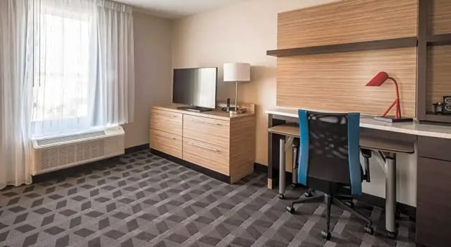 Двухместный люкс TownePlace Suites by Marriott Cleveland