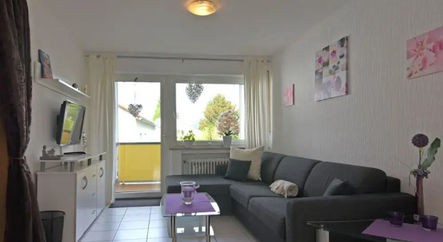 Pretty Holiday Home with a Balcony Complete with Awning in Meschede in Northern Sauerland, Забронировать Апартаменты/квартира Апартаменты Мешеде, Апартаменты/квартира