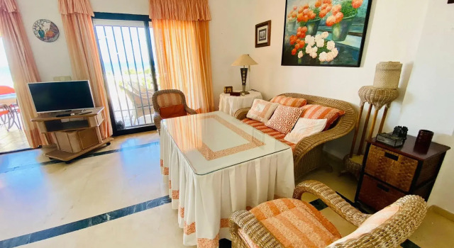 Beautiful house on the beachfront in Costa tropical, Buchen Sie Hotel Calahonda 