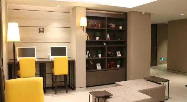 Homeinn Plus Shanghai People Square East Jinling Road Hotel, Varaa Hotelli Shanghai Shanghai
