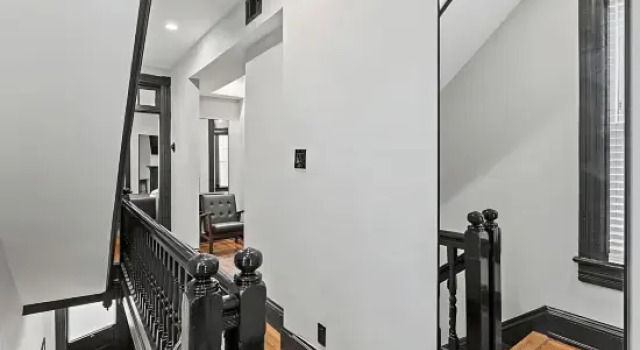 Luxury, Historic 4Bd Rowhouse in the Heart of DC!, Забронировать Отель Отели Вашингтона с парковкой, рядом с Embassy of Tunisia, Парковка