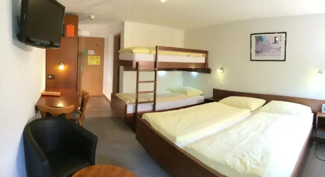 Четырёхместный номер Standard с видом на озеро Hotel zum See